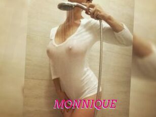MONNIQUE_