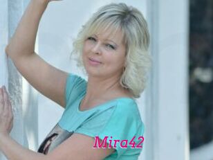 mira42 Baise Mature