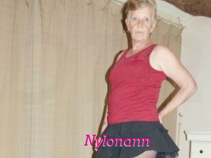 Nylonann Baise Mature