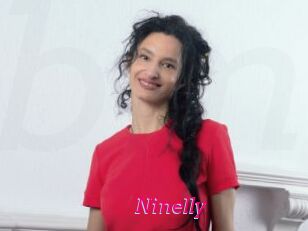 ninelly Baise Mature